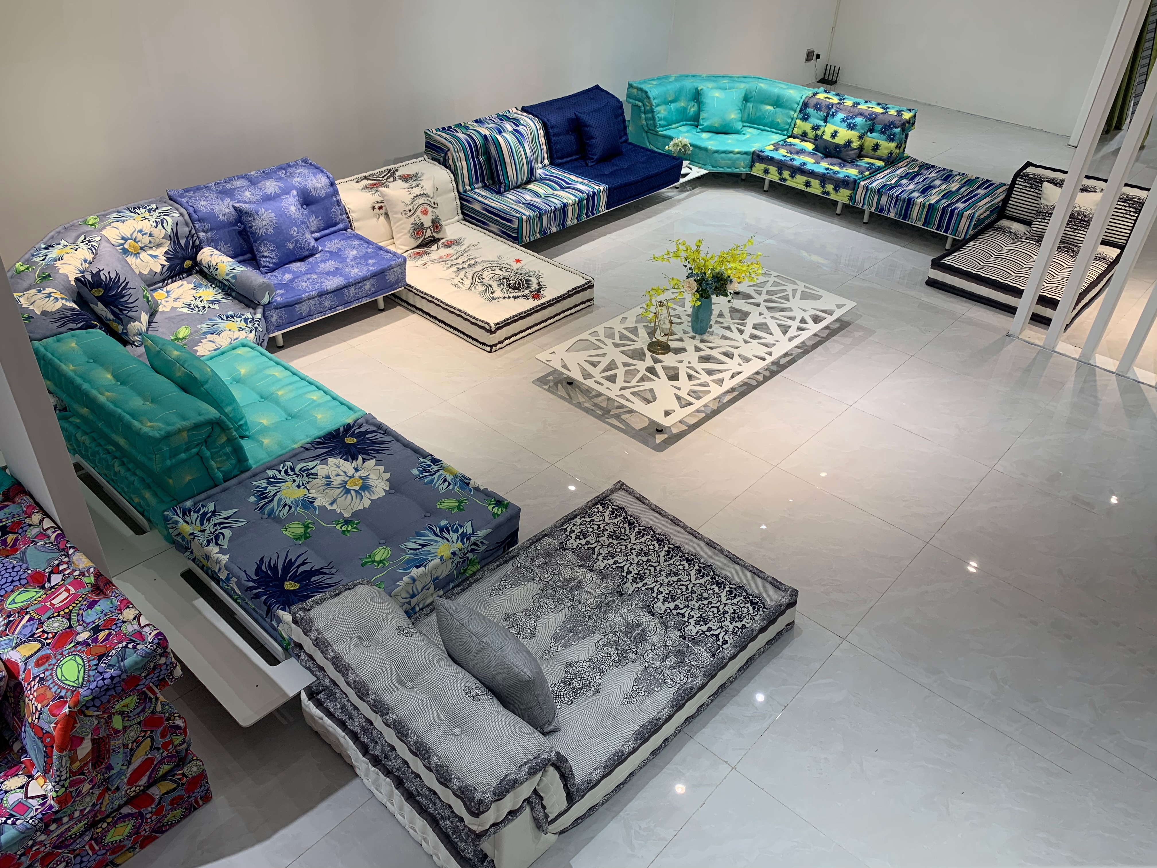 Furniture layout plan for modular room combination